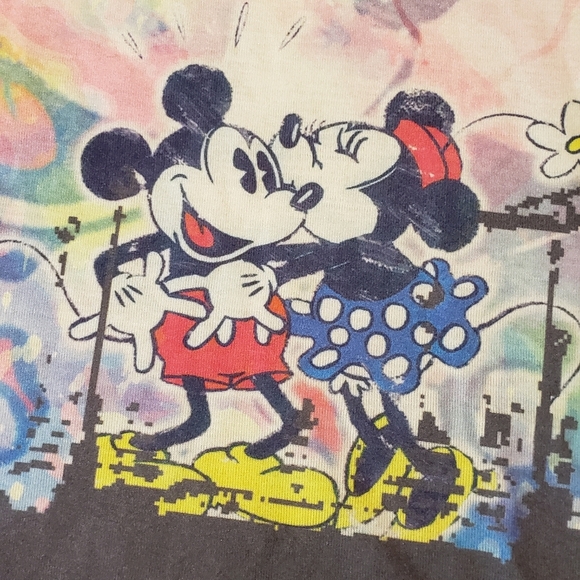 Disney Womens Size XL Mickey & Minnie Graphic T-Shirt - Multicolor - Picture 1 of 11